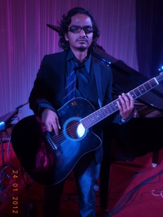 male guitar players muharraq bahrain