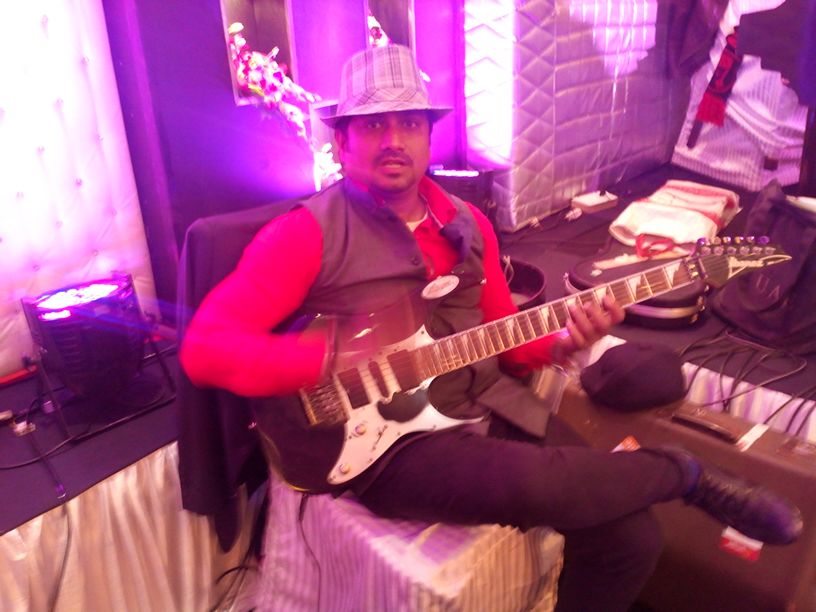 indian guitar players muharraq bahrain